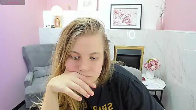 Snapshot of JadeSoft chatting on 01/25/25, 09:25 JadeSoft online show from 01/25/25, 09:25