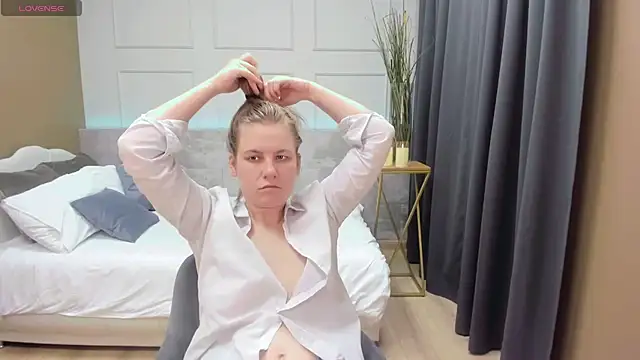 Snapshot of JadeSoft chatting on 02/01/25, 02:47 JadeSoft online show from 02/01/25, 02:47