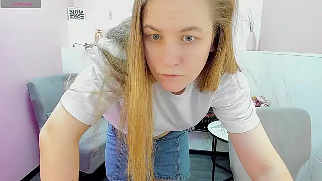 Snapshot of JadeSoft chatting on 02/02/25, 04:43 JadeSoft online show from 02/02/25, 04:43