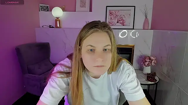 Snapshot of JadeSoft chatting on 02/02/25, 07:46 JadeSoft online show from 02/02/25, 07:46