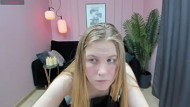 Snapshot of JadeSoft chatting on 02/06/25, 02:44 JadeSoft online show from 02/06/25, 02:44