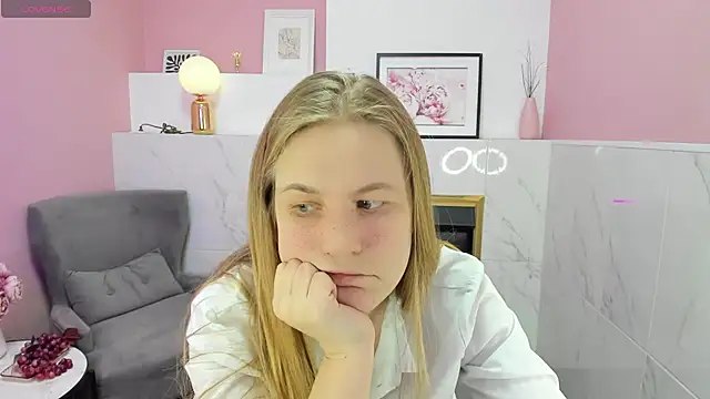 Snapshot of JadeSoft chatting on 02/20/25, 12:30 JadeSoft online show from 02/20/25, 12:30