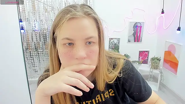 Snapshot of JadeSoft chatting on 02/21/25, 08:49 JadeSoft online show from 02/21/25, 08:49