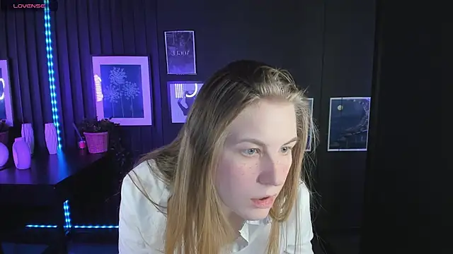 Snapshot of JadeSoft chatting on 02/22/25, 02:19 JadeSoft online show from 02/22/25, 02:19