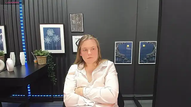 Snapshot of JadeSoft chatting on 02/22/25, 05:24 JadeSoft online show from 02/22/25, 05:24