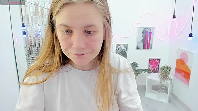 Snapshot of JadeSoft chatting on 03/05/25, 02:57 JadeSoft online show from 03/05/25, 02:57