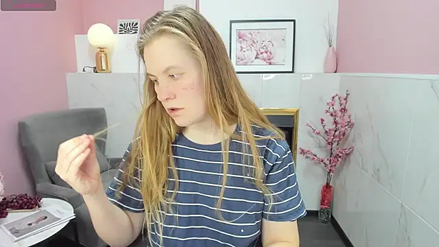 Snapshot of JadeSoft chatting on 03/06/25, 08:37 JadeSoft online show from 03/06/25, 08:37