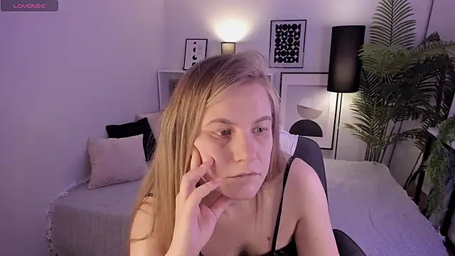 Snapshot of JadeSoft chatting on 03/08/25, 11:49 JadeSoft online show from 03/08/25, 11:49