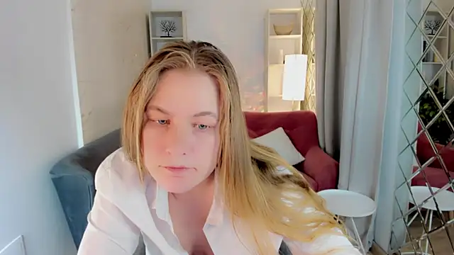 Snapshot of JadeSoft chatting on 10/05/25, 01:31 JadeSoft online show from 10/05/25, 01:31