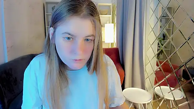 Snapshot of JadeSoft chatting on 12/20/25, 01:40 JadeSoft online show from 12/20/25, 01:40