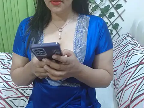 Snapshot of Lovelywife786 chatting on 12/10/24, 03:41 Lovelywife786 online show from 12/10/24, 03:41