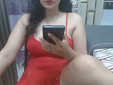 Snapshot of Lovelywife786 chatting on 08/08/26, 04:47 Lovelywife786 online show from 08/08/26, 04:47