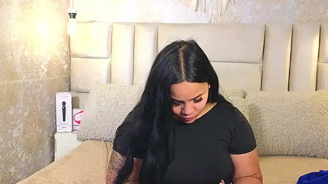 EmilyQueen3x online show from 05/19/26, 01:17
