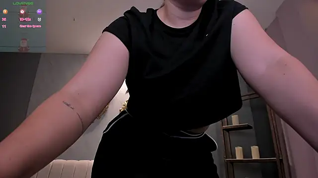 Snapshot of MartinnaBonnet chatting on 12/28/24, 10:25 MartinnaBonnet online show from 12/28/24, 10:25