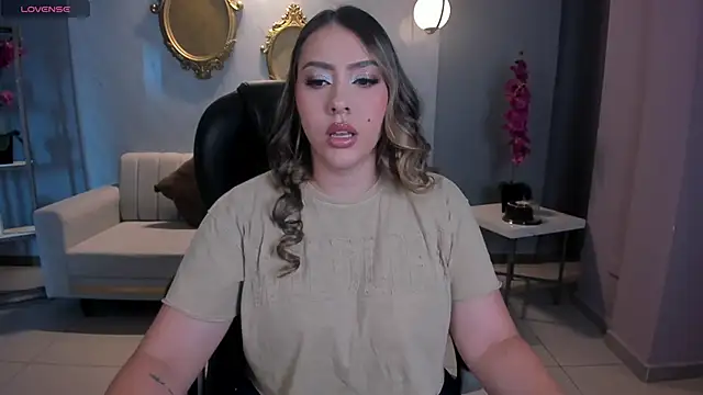 Snapshot of MartinnaBonnet chatting on 01/23/25, 12:52 MartinnaBonnet online show from 01/23/25, 12:52