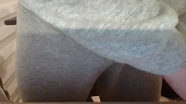 Snapshot of alessexxx24 chatting on 02/26/25, 06:21 alessexxx24 online show from 02/26/25, 06:21