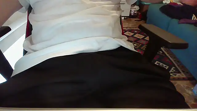 Snapshot of alessexxx24 chatting on 09/25/25, 08:07 alessexxx24 online show from 09/25/25, 08:07