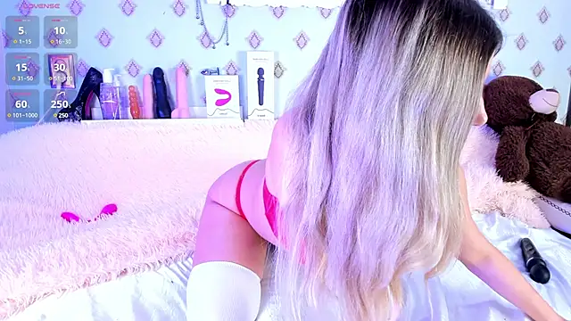 Snapshot of Briana_Lovs chatting on 03/13/25, 06:16 Briana Lovs online show from 03/13/25, 06:16