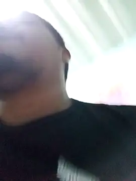 Snapshot of Vulckano43 chatting on 01/18/25, 04:31 Vulckano43 online show from 01/18/25, 04:31