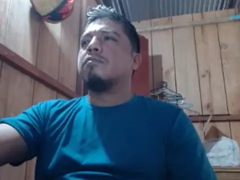 Snapshot of Vulckano43 chatting on 03/04/25, 03:37 Vulckano43 online show from 03/04/25, 03:37