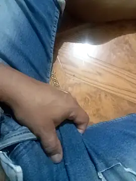 Snapshot of Vulckano43 chatting on 10/19/25, 05:13 Vulckano43 online show from 10/19/25, 05:13