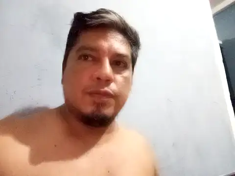 Snapshot of Vulckano43 chatting on 11/30/25, 08:18 Vulckano43 online show from 11/30/25, 08:18