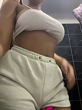 Snapshot of belaa_1 chatting on 01/06/26, 10:12 belaa 1 online show from 01/06/26, 10:12