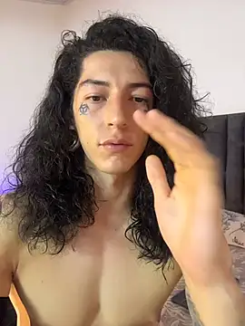 tommylongxx online show from 11/16/25, 09:53