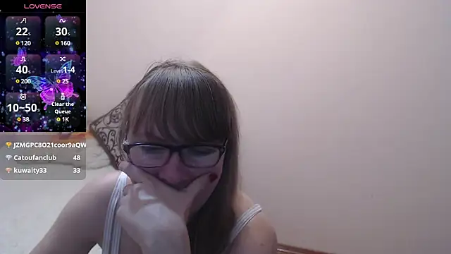 Snapshot of MargotLot chatting on 01/12/25, 10:34 MargotLot online show from 01/12/25, 10:34