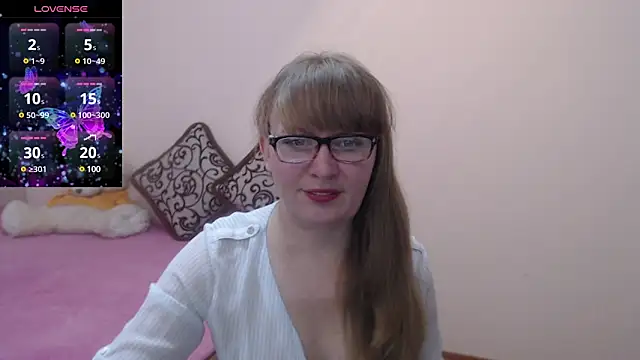 Snapshot of MargotLot chatting on 03/13/25, 04:38 MargotLot online show from 03/13/25, 04:38
