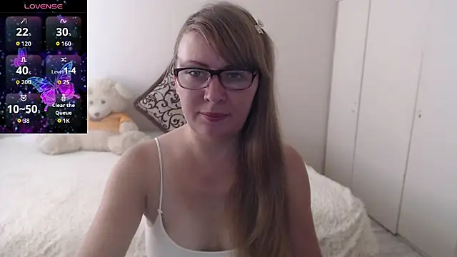 Snapshot of MargotLot chatting on 09/13/25, 06:02 MargotLot online show from 09/13/25, 06:02