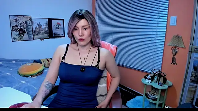 jrcamila online show from 10/09/25, 12:19