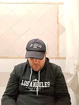 Snapshot of alex899927 chatting on 10/09/25, 07:39 alex899927 online show from 10/09/25, 07:39