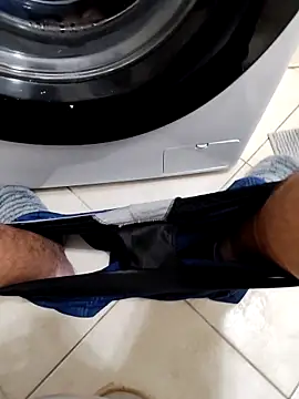 Snapshot of alex899927 chatting on 10/31/25, 11:39 alex899927 online show from 10/31/25, 11:39