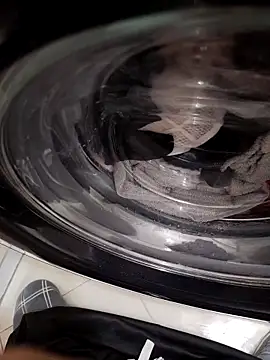 Snapshot of alex899927 chatting on 04/12/26, 01:38 alex899927 online show from 04/12/26, 01:38