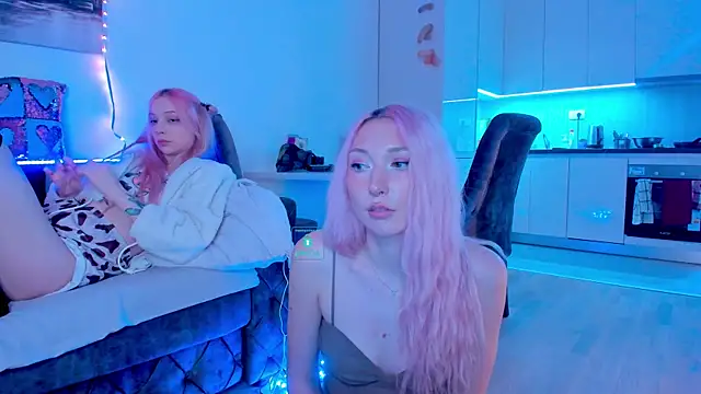 Snapshot of AlexRoseLiRed chatting on 12/15/24, 10:15 AlexRoseLiRed online show from 12/15/24, 10:15