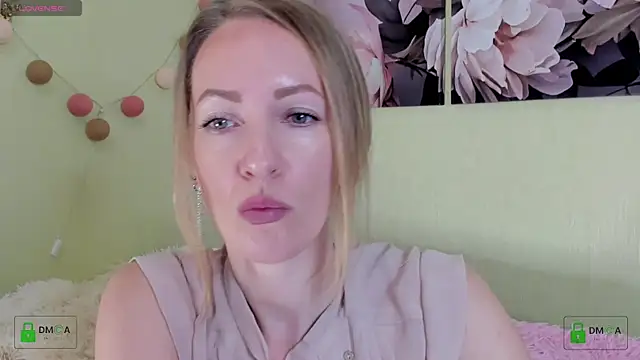 Queenymel online show from 12/04/24, 03:43