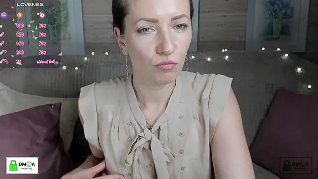 Queenymel online show from 11/09/25, 03:21