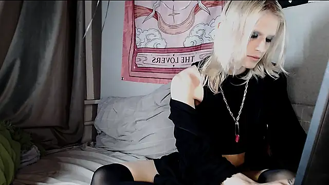 Alien Bella online show from 06/04/26, 11:55