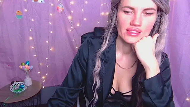 MilaLoona online show from 04/11/26, 06:40