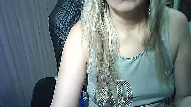 Snapshot of DianaRouse chatting on 03/16/25, 11:25 DianaRouse online show from 03/16/25, 11:25