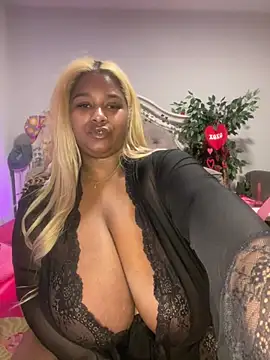 Snapshot of BigFineSelena chatting on 01/31/25, 12:40 BigFineSelena online show from 01/31/25, 12:40