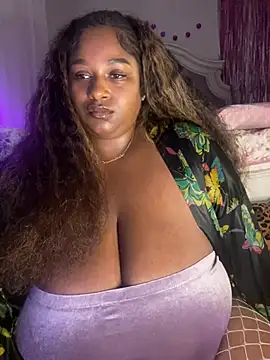 Snapshot of BigFineSelena chatting on 05/31/26, 09:27 BigFineSelena online show from 05/31/26, 09:27