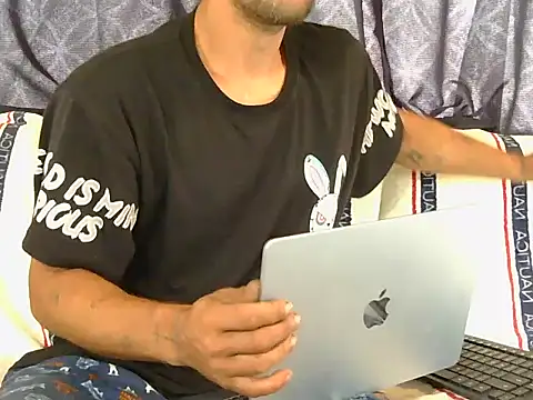 Snapshot of goodick4u28 chatting on 06/09/26, 03:01 goodick4u28 online show from 06/09/26, 03:01