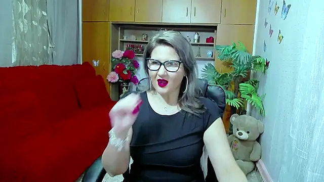 LucilleFenlys online show from 12/07/24, 10:28