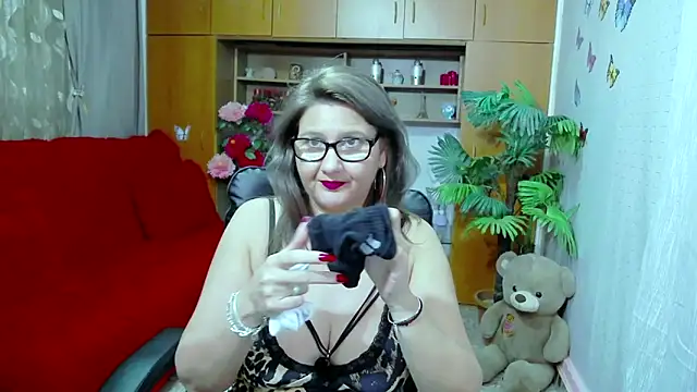 LucilleFenlys online show from 12/08/24, 10:47