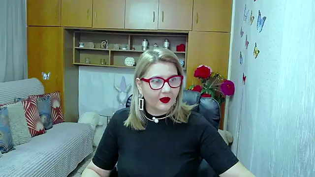 LucilleFenlys online show from 11/02/25, 07:27