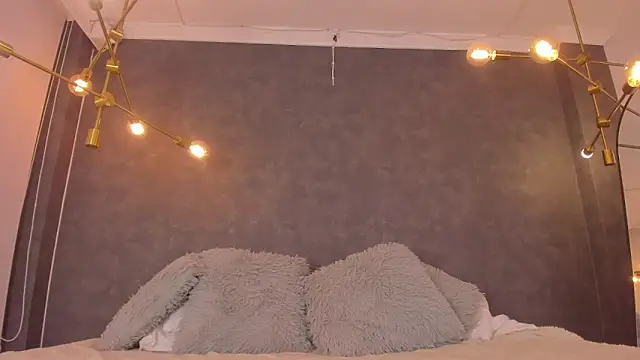 dayra angels online show from 12/16/25, 06:13