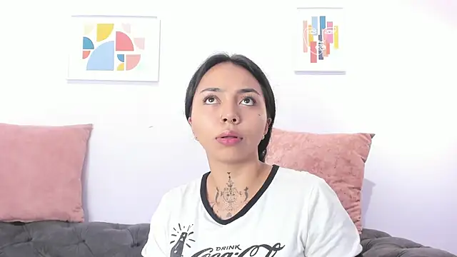 Snapshot of miss_soffi_ chatting on 01/17/25, 12:10 miss soffi  online show from 01/17/25, 12:10