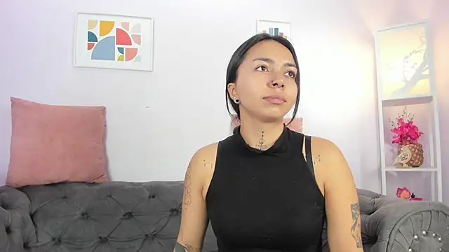 Snapshot of miss_soffi_ chatting on 03/04/25, 12:12 miss soffi  online show from 03/04/25, 12:12